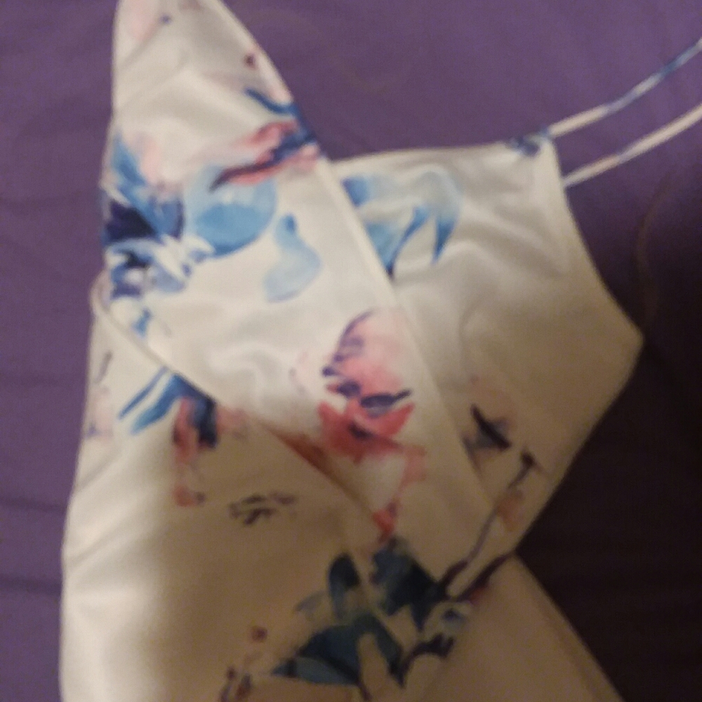 Dress - Picture 4 of 9